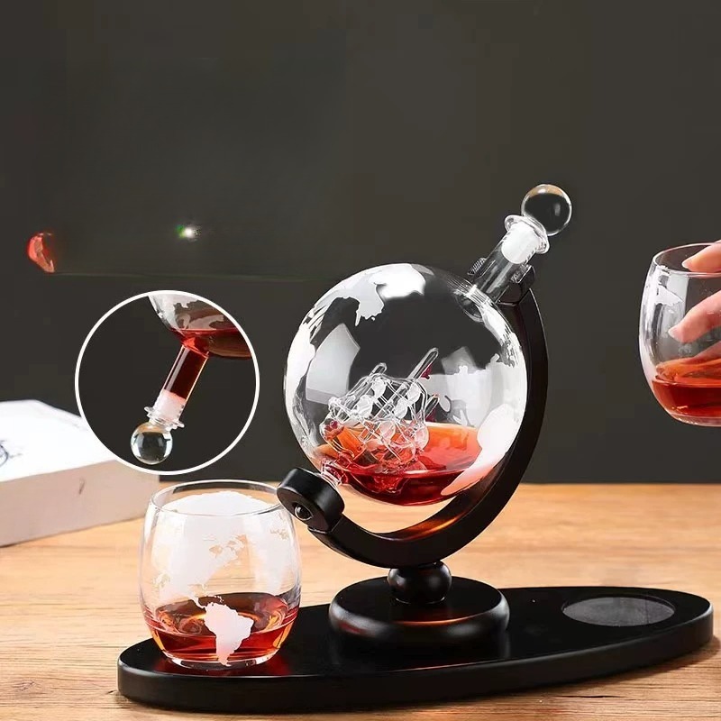 Dekoracyjny zestaw do serwowan – Decanter Globe Set recenzja i cena
